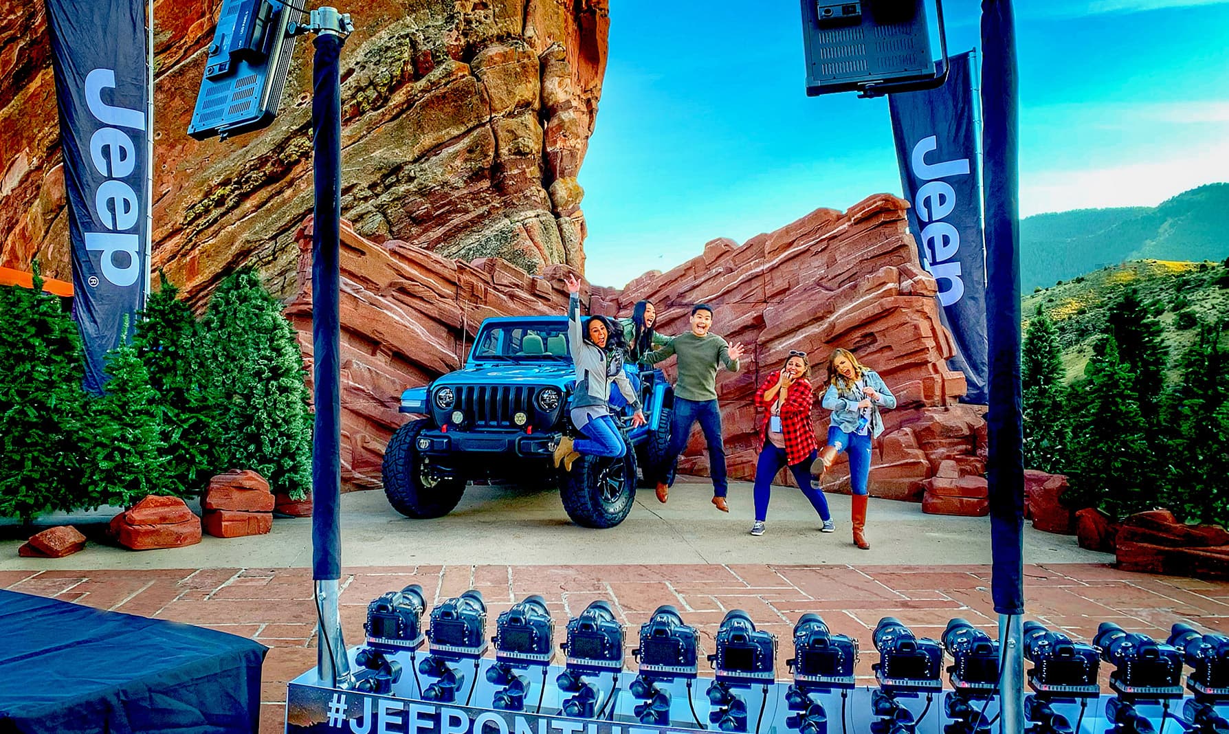 Jeep on the Rocks - I — production image